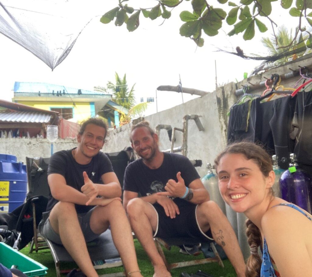 3 people on a picture framce