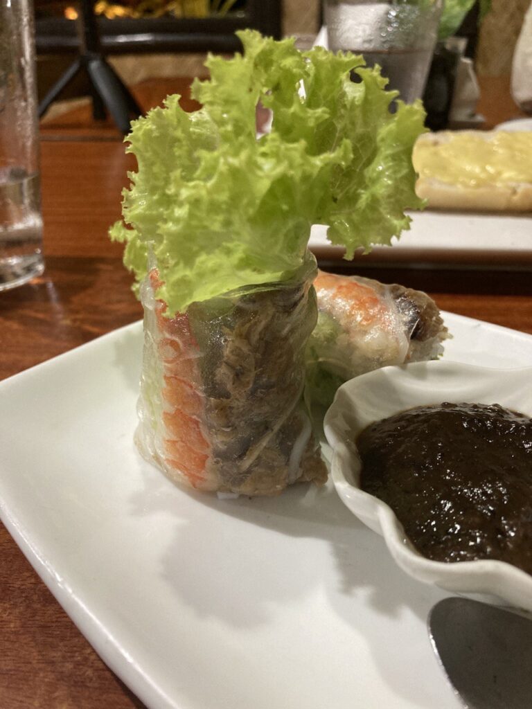vietnamese fresh spring roll with peanut sauce.