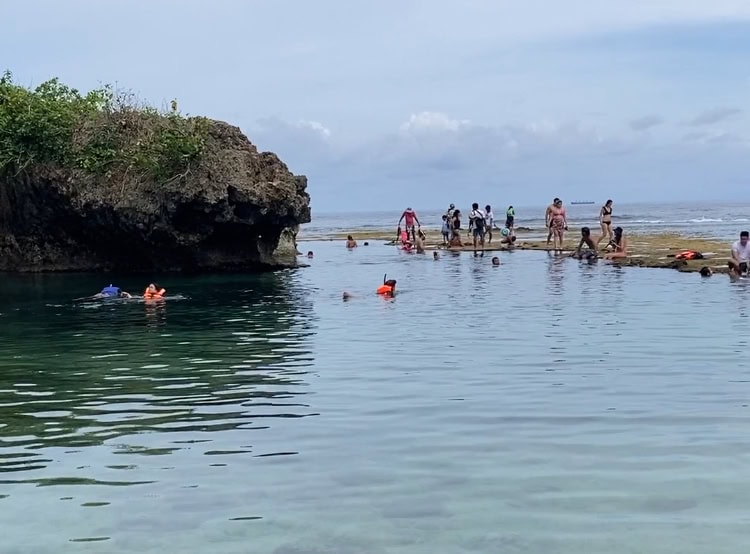 magpupungko rock pool siargao
